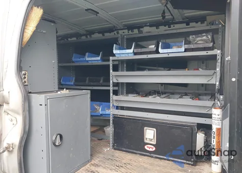 2015 Chevrolet Express 2500 Work Van z USA, uszkodzony, nr VIN 1GCWGFCFXF1278335